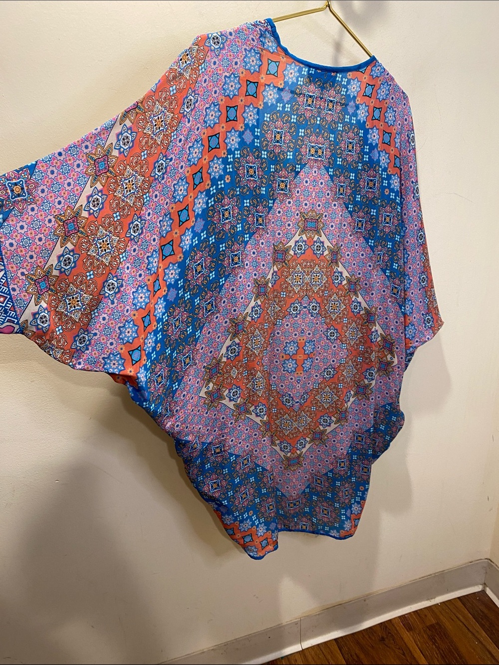 FEATHERS by TOLANI Blue and Coral Patterned Drape Kimono OS